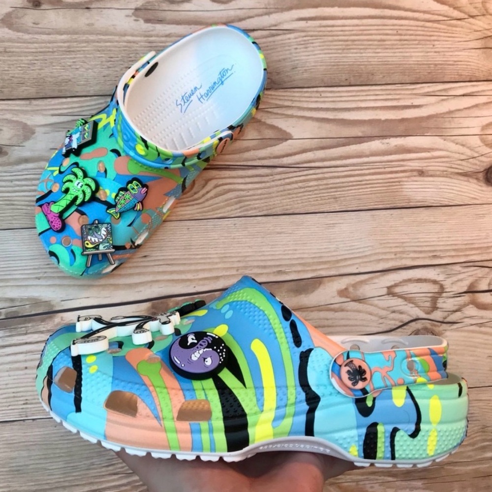 Colorful Women’s Clog Shoes with Tropical Charms - Blue/Multicolor - Picture 3 of 9